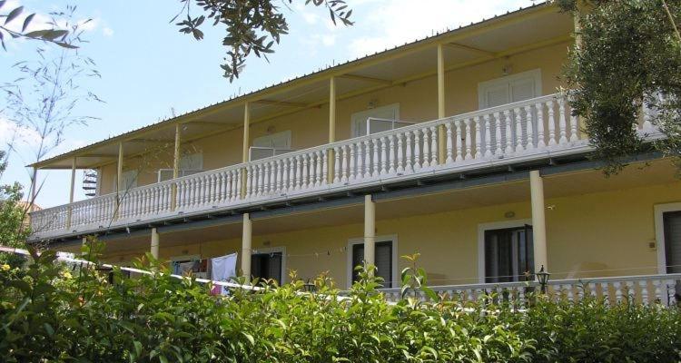 Casa Dyonisia Tsilivi Aparthotel พลานอส ภายนอก รูปภาพ